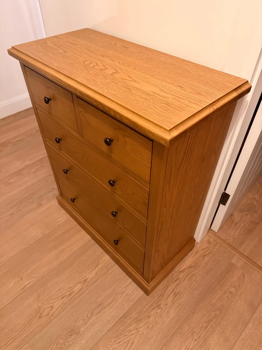 Oak chest of drawers (as new condition) - Image 2