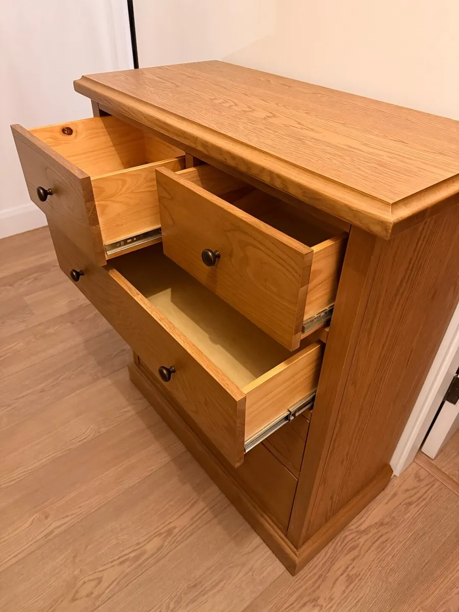 Oak chest of drawers (as new condition) - Image 3