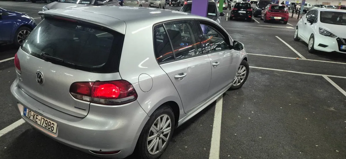 Volkswagen Golf 2010 - Image 2