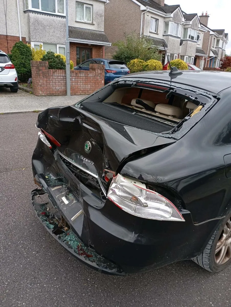 Skoda superb 2.0TDI, 2009 - Image 2