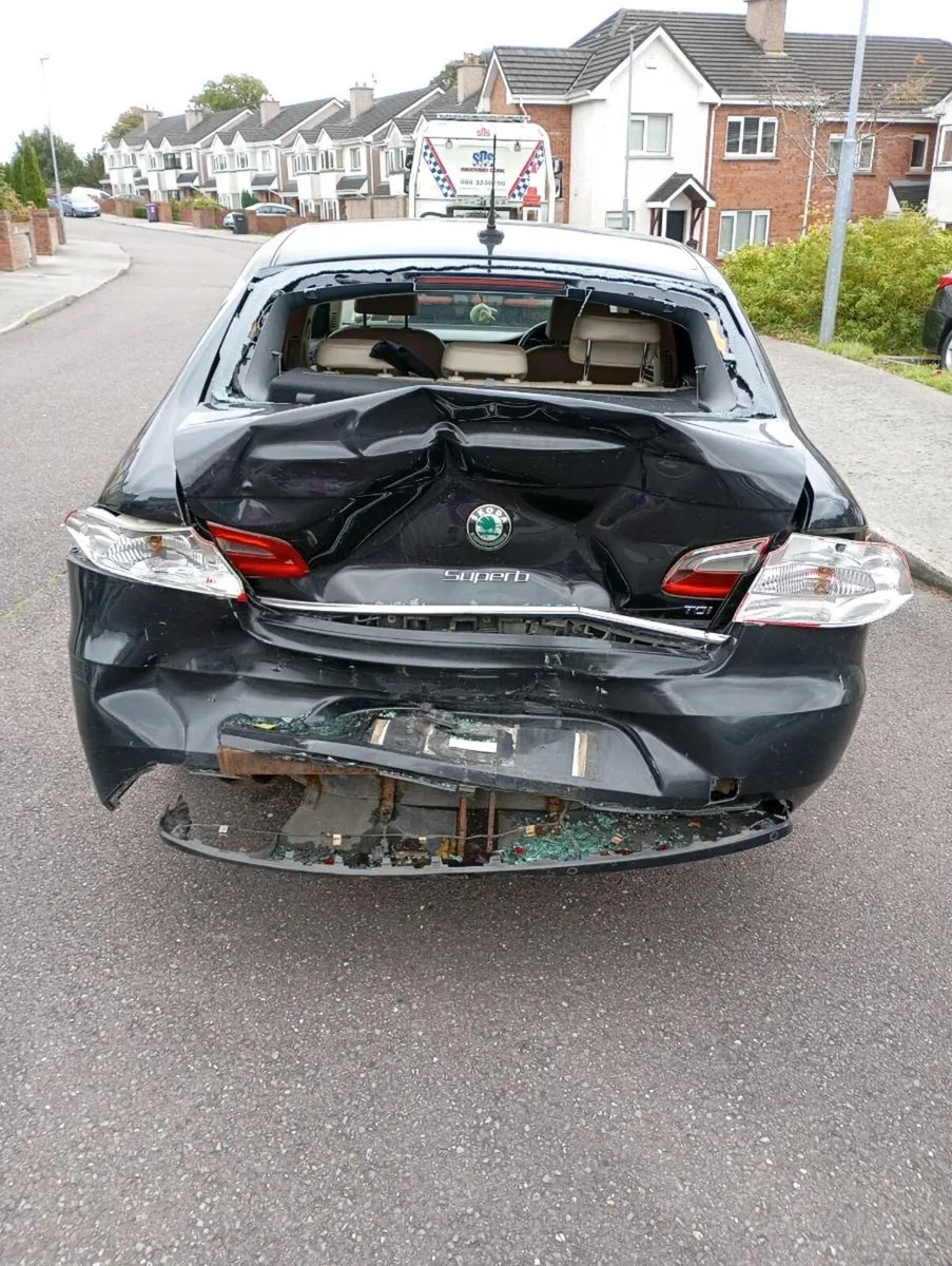 Skoda superb 2.0TDI, 2009 - Image 3
