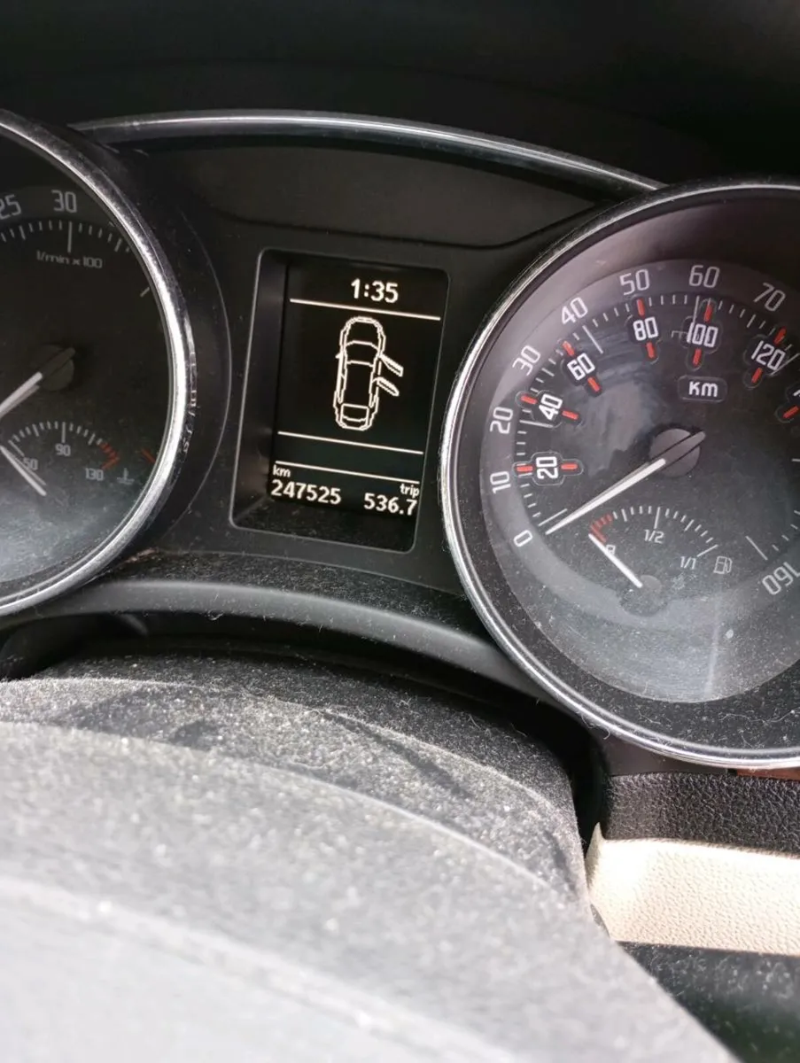 Skoda superb 2.0TDI, 2009 - Image 1