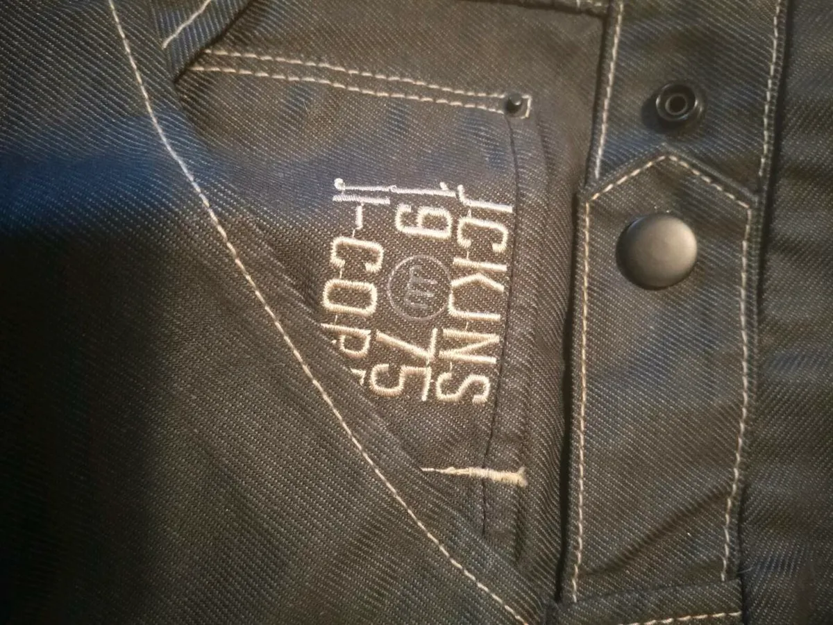Jack & Jones mens Jeans. waist 34'. Leg 34". New n - Image 4