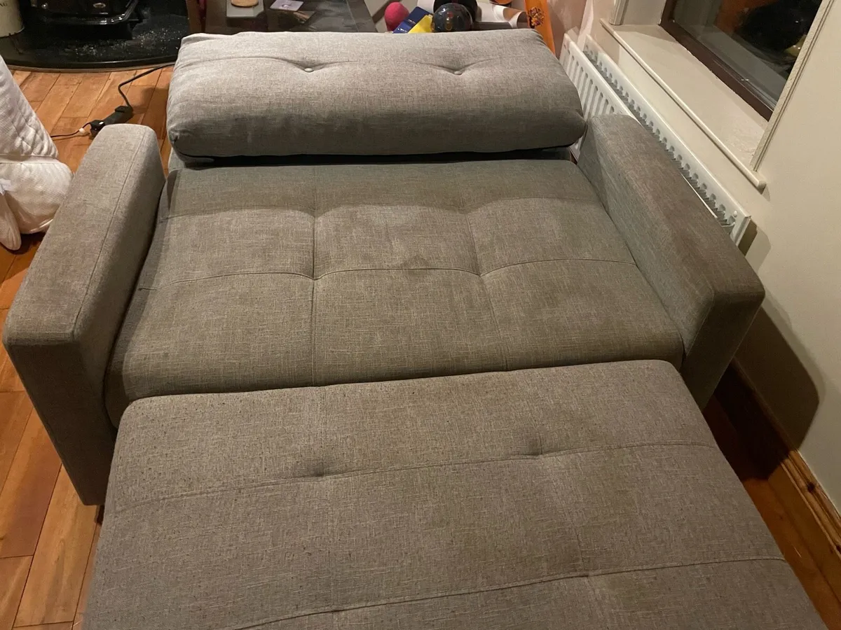 2 seater sofa bed - Image 4