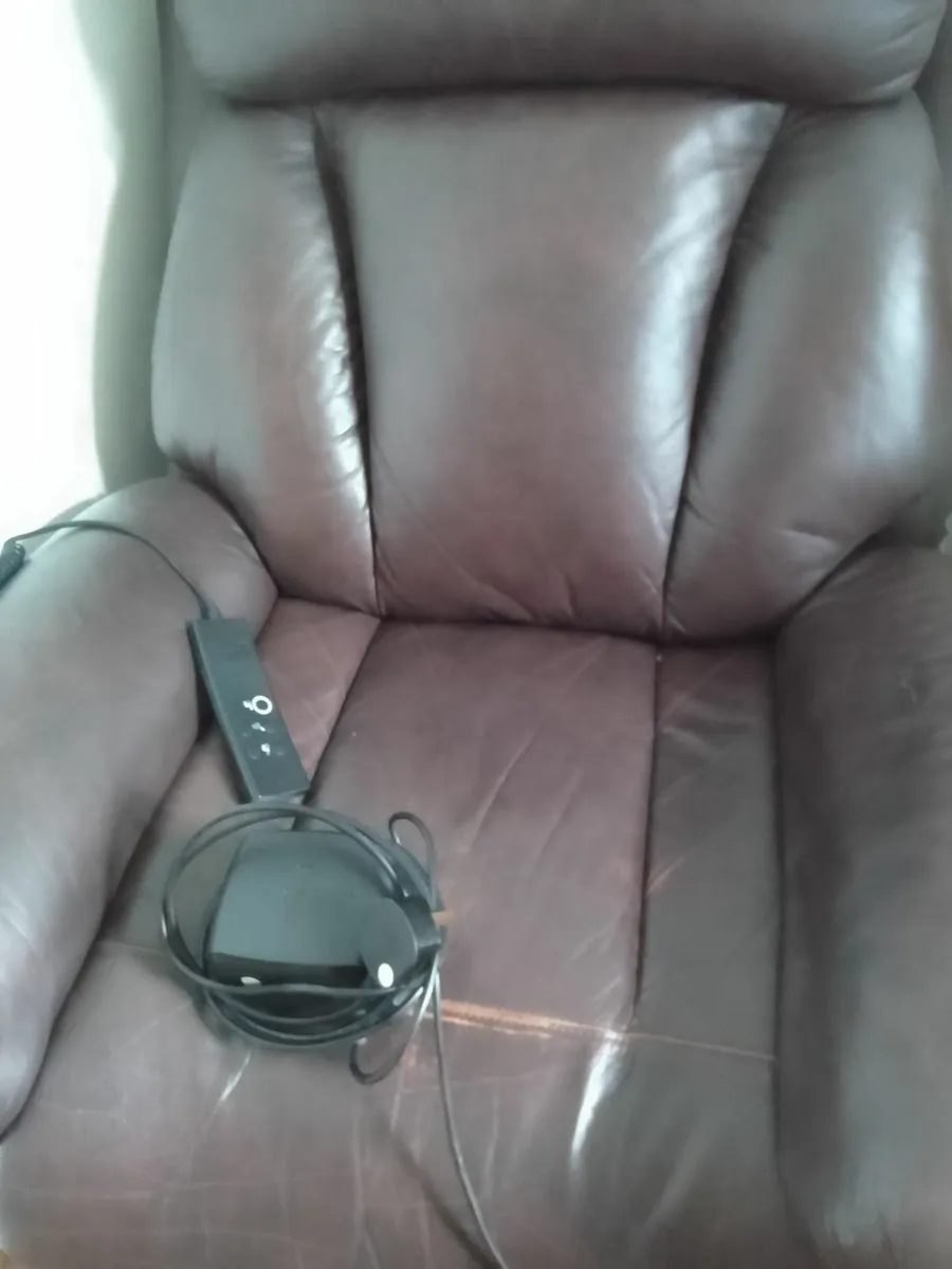 electric recliner chair -brown leather in good con