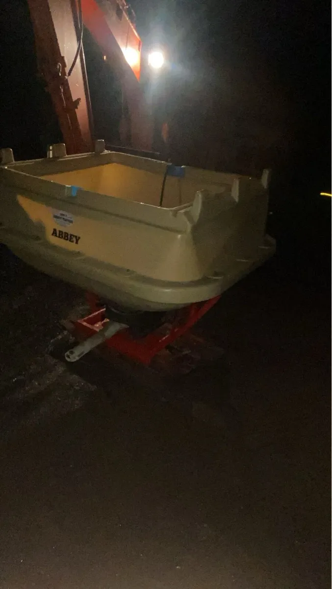 Abbey spreader - Image 3