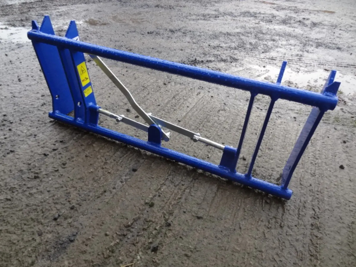 Euro 8 Hitch Loader Head Stock Adaptor - Image 2