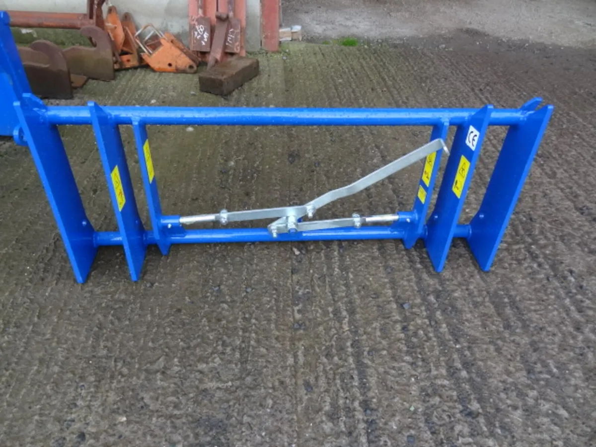 Euro 8 Hitch Loader Head Stock Adaptor - Image 4
