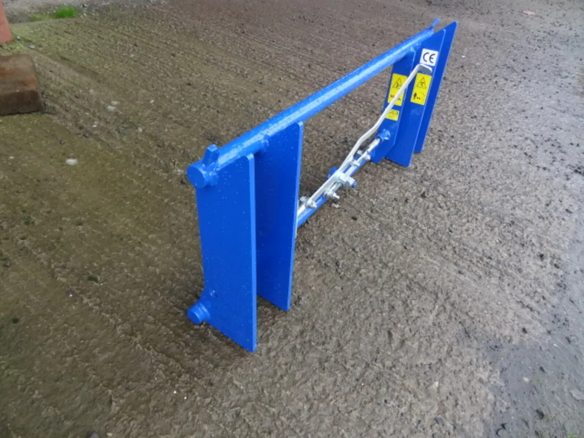 Euro 8 Hitch Loader Head Stock Adaptor - Image 3