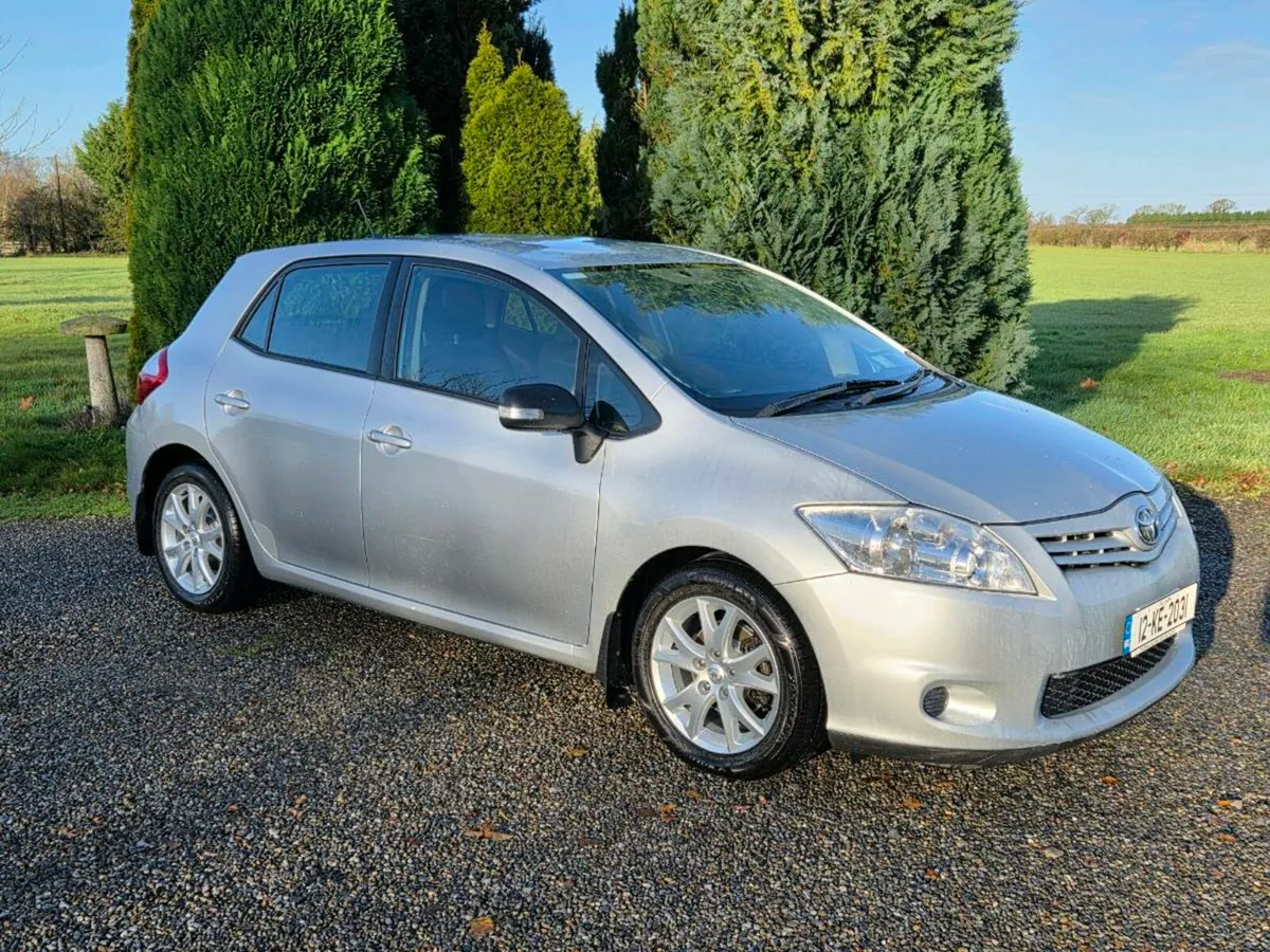 Very Low Mileage Toyota Auris 1.4 D4d - Image 1