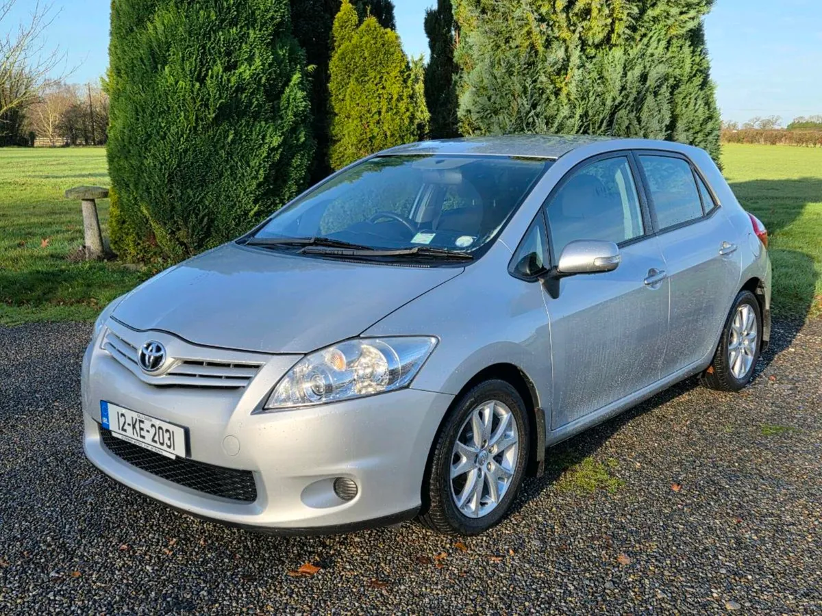 Very Low Mileage Toyota Auris 1.4 D4d - Image 2