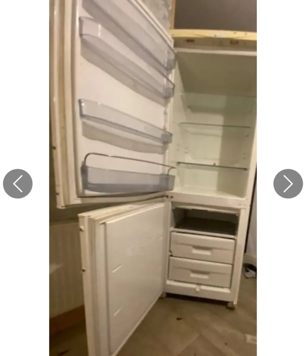 Domotec fridge freezer (slight crack on the top) - Image 2