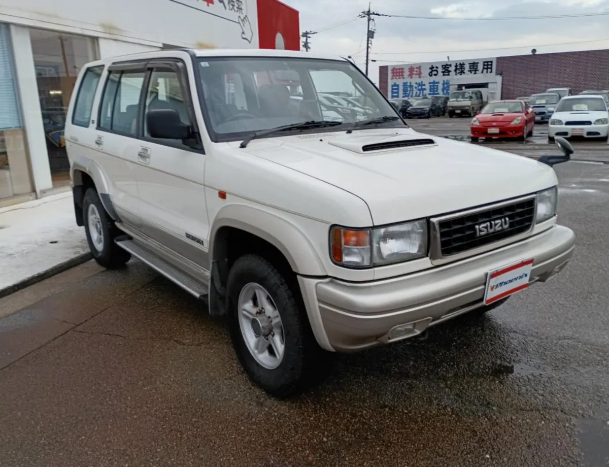 1996 Isuzu Bighorn XS Plaisir Long – 3.1D - Image 1