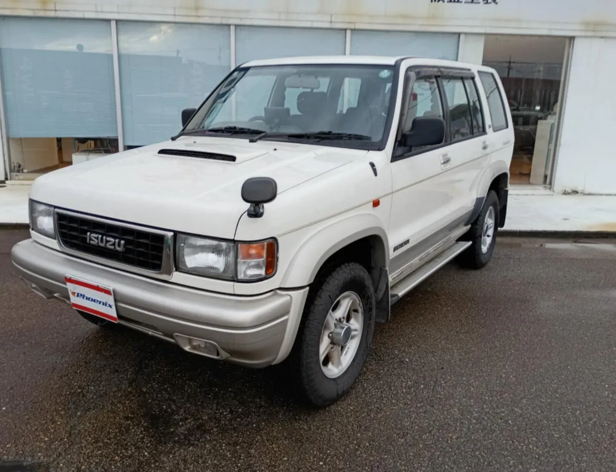 1996 Isuzu Bighorn XS Plaisir Long – 3.1D - Image 2