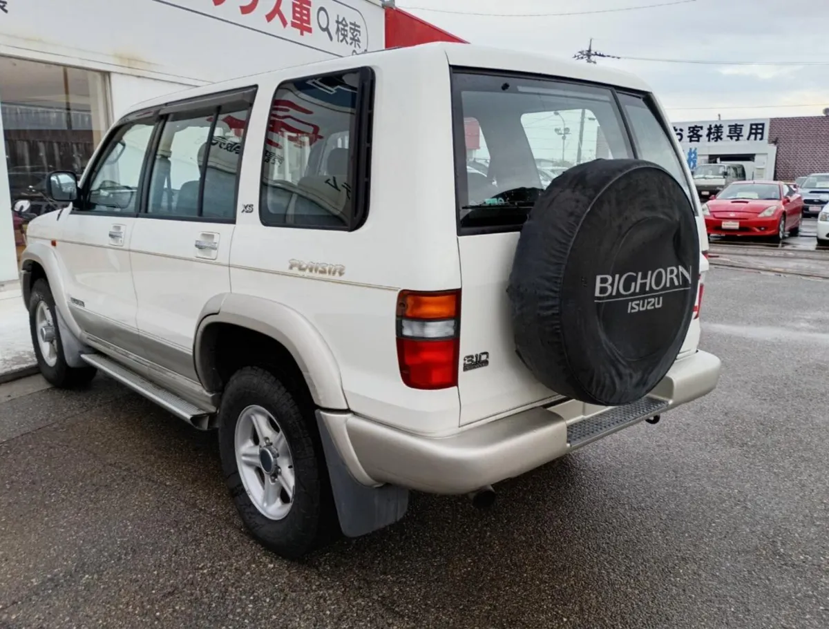 1996 Isuzu Bighorn XS Plaisir Long – 3.1D - Image 3
