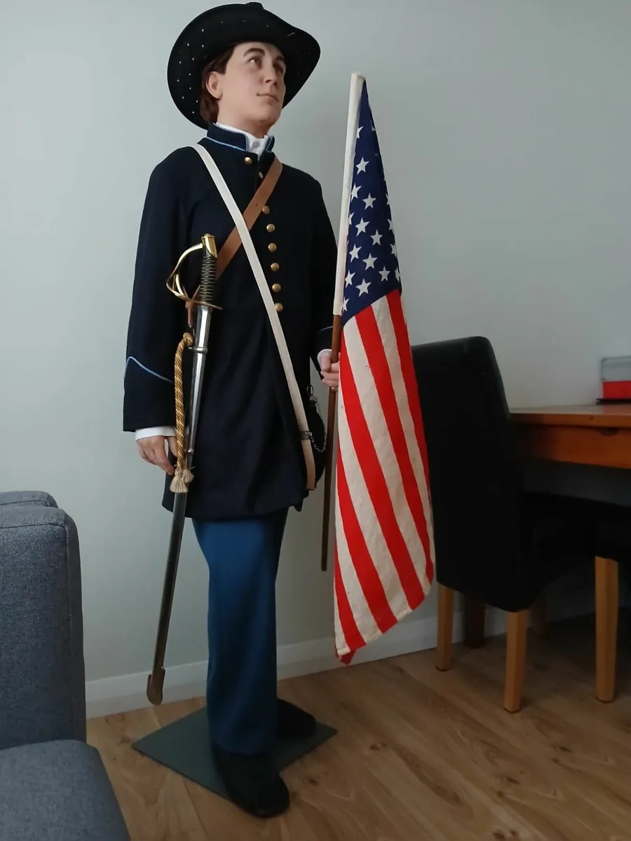 Civil war full size cavalry wax figure - Image 3