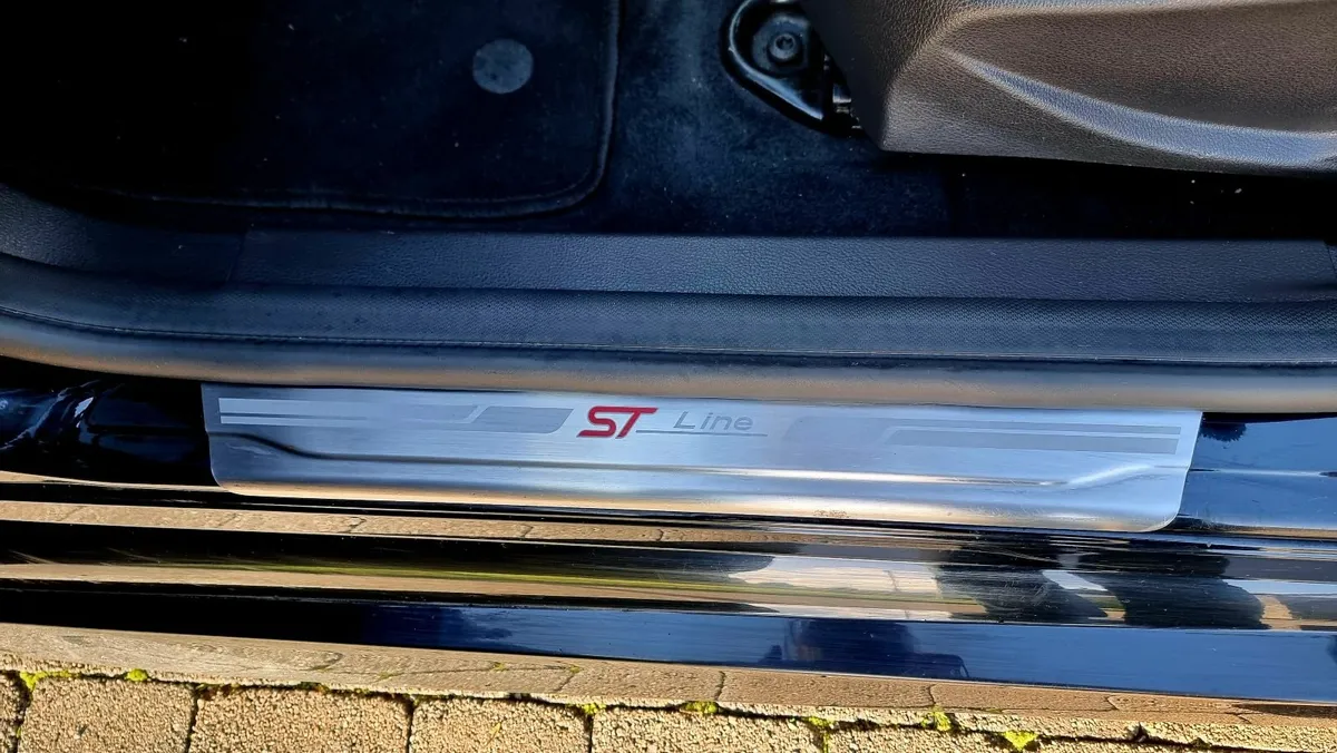 Ford Focus 2018 ST Line - Image 2