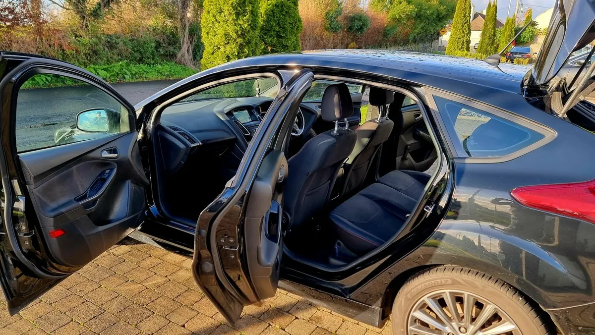 Ford Focus 2018 ST Line - Image 3