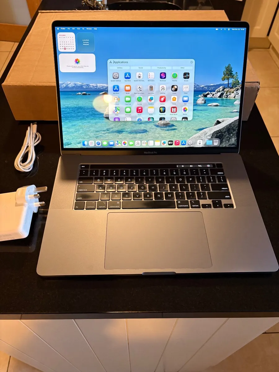 As New 16" Apple MacBook Pro Tahoe 512GB SSD, 16g - Image 1