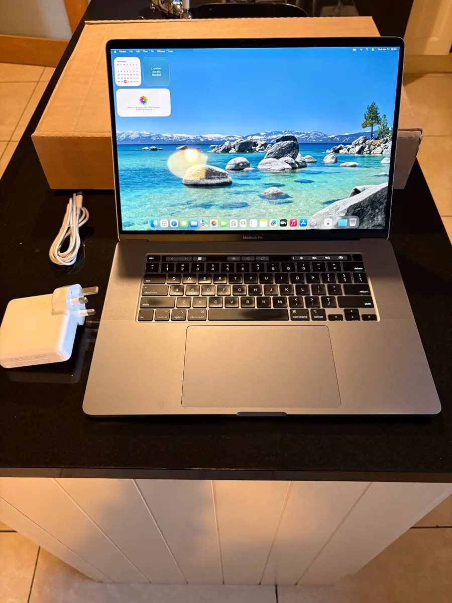 As New 16" Apple MacBook Pro Tahoe 512GB SSD, 16g - Image 3