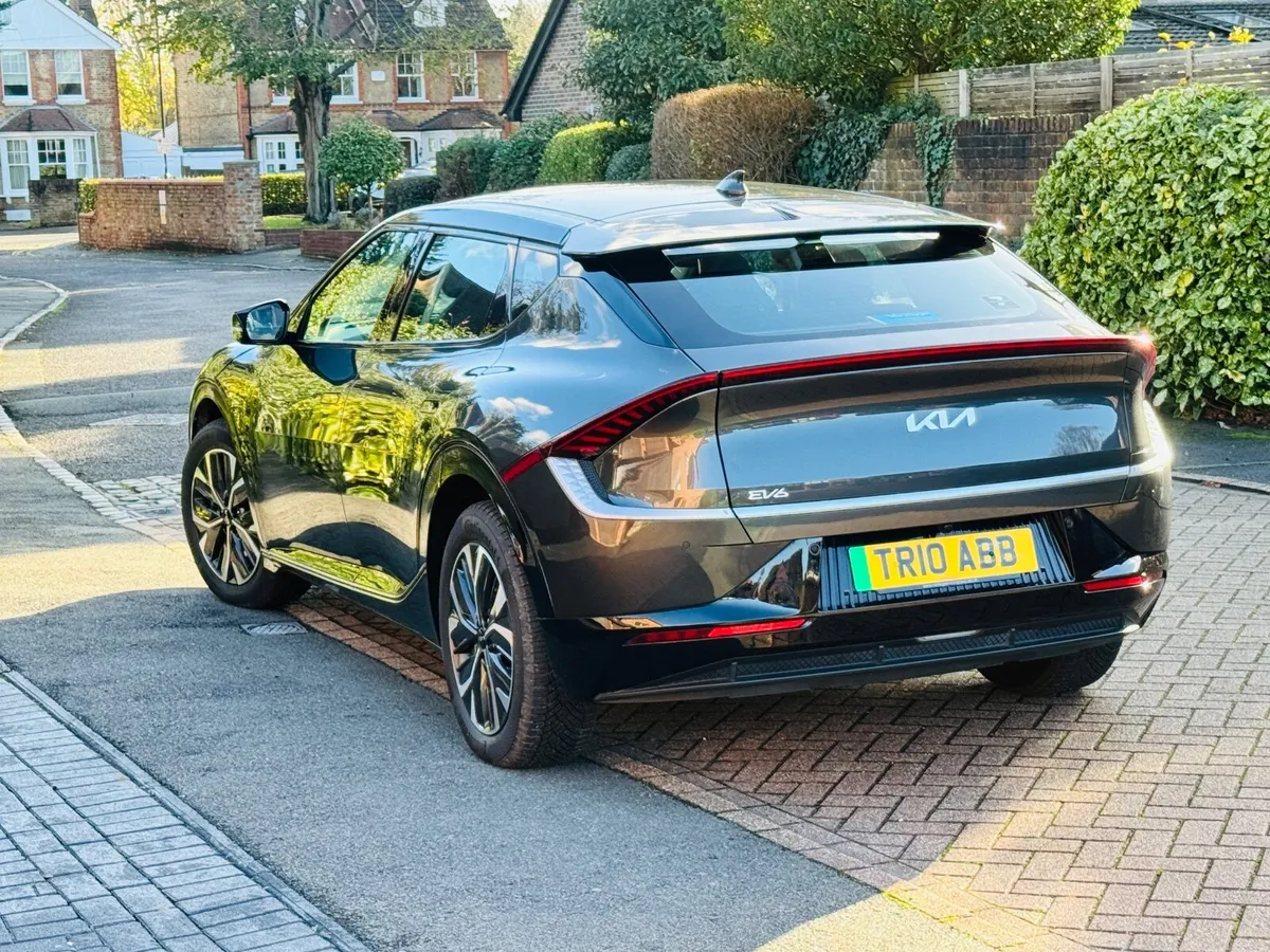 Kia EV6 Air Model 2022 350 range - Image 2