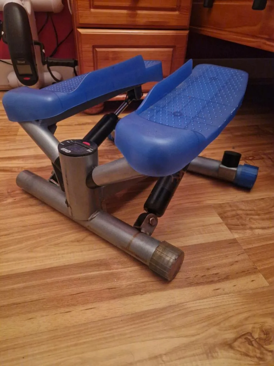 Small stepping machine - Image 1