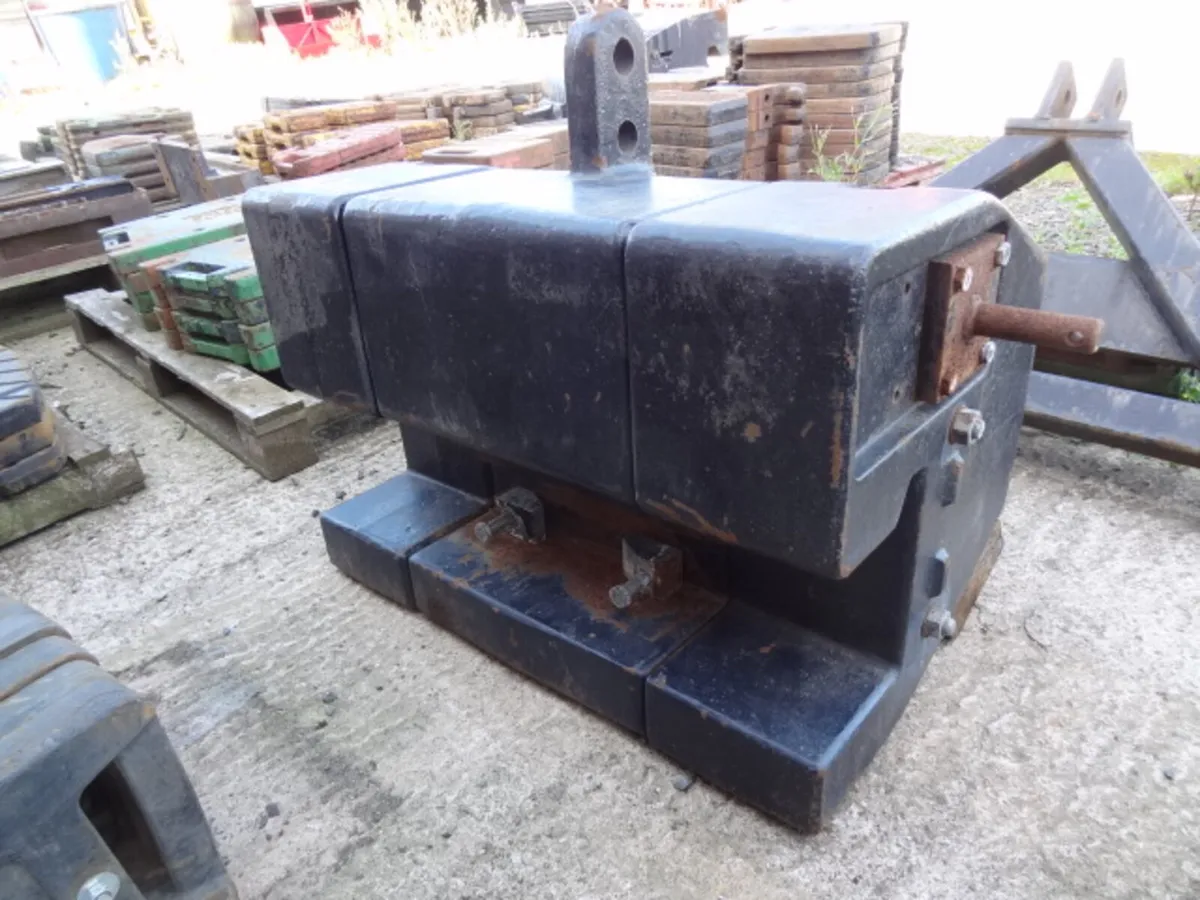 Case 1 Ton Weight Block with Tow Eye - Image 3