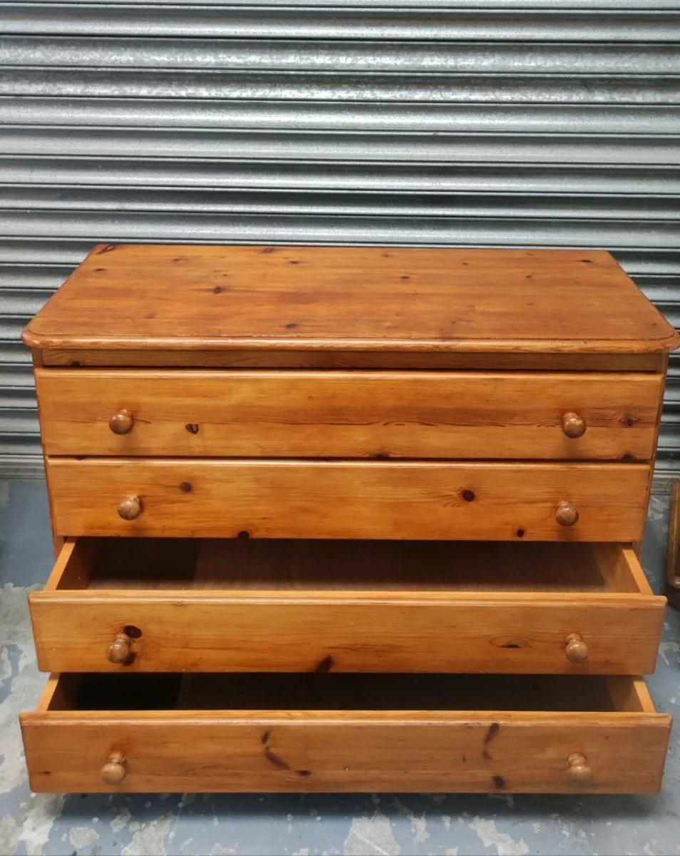 Solid pine chest of drawers/delivery - Image 3