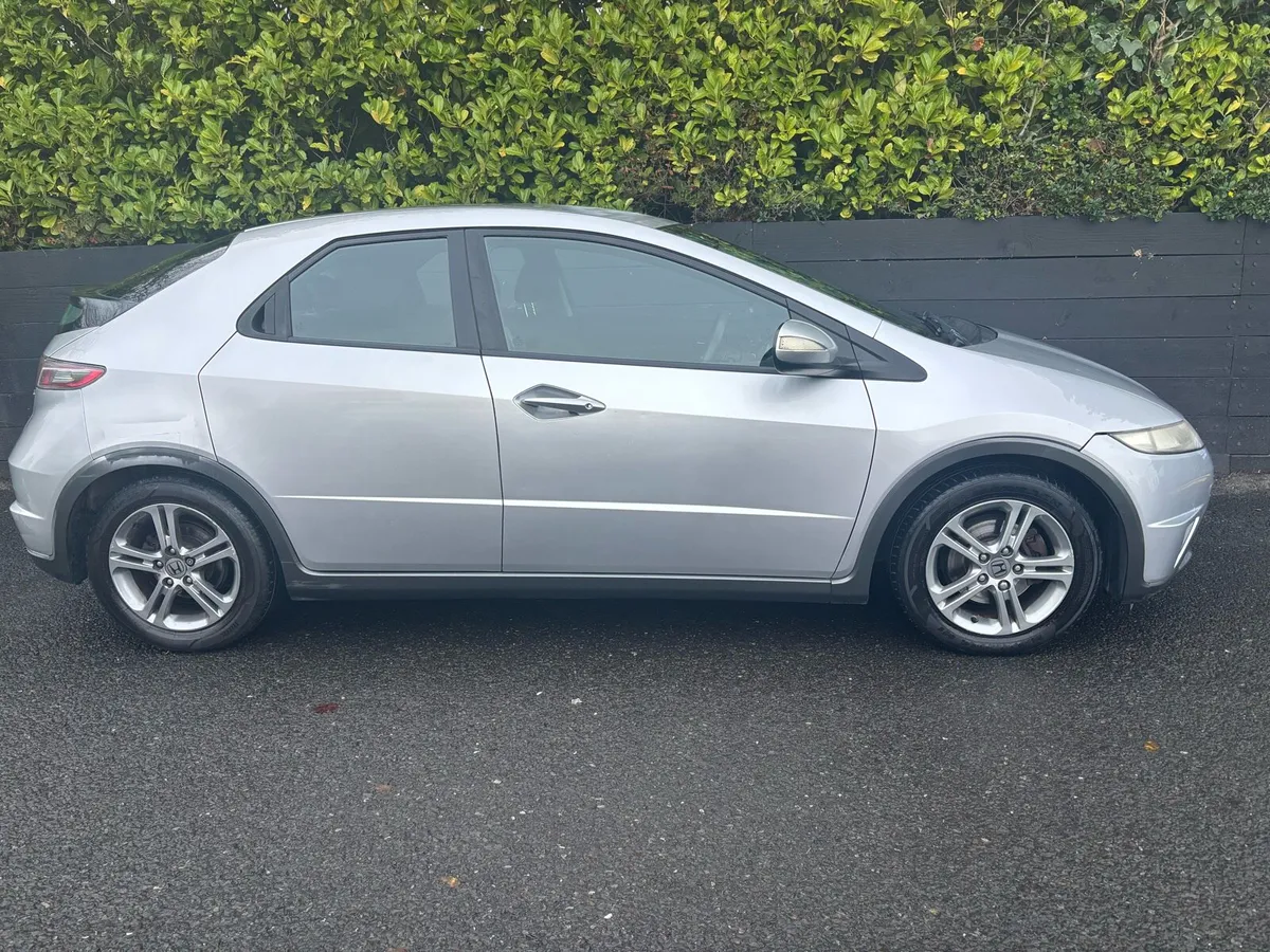 2011 HONDA CIVIC AUTOMATIC FOR SALE - Image 2