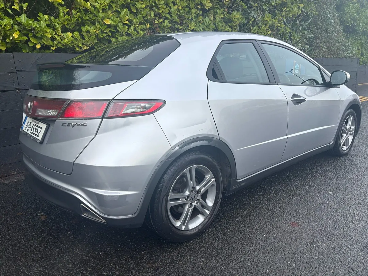 2011 HONDA CIVIC AUTOMATIC FOR SALE - Image 3