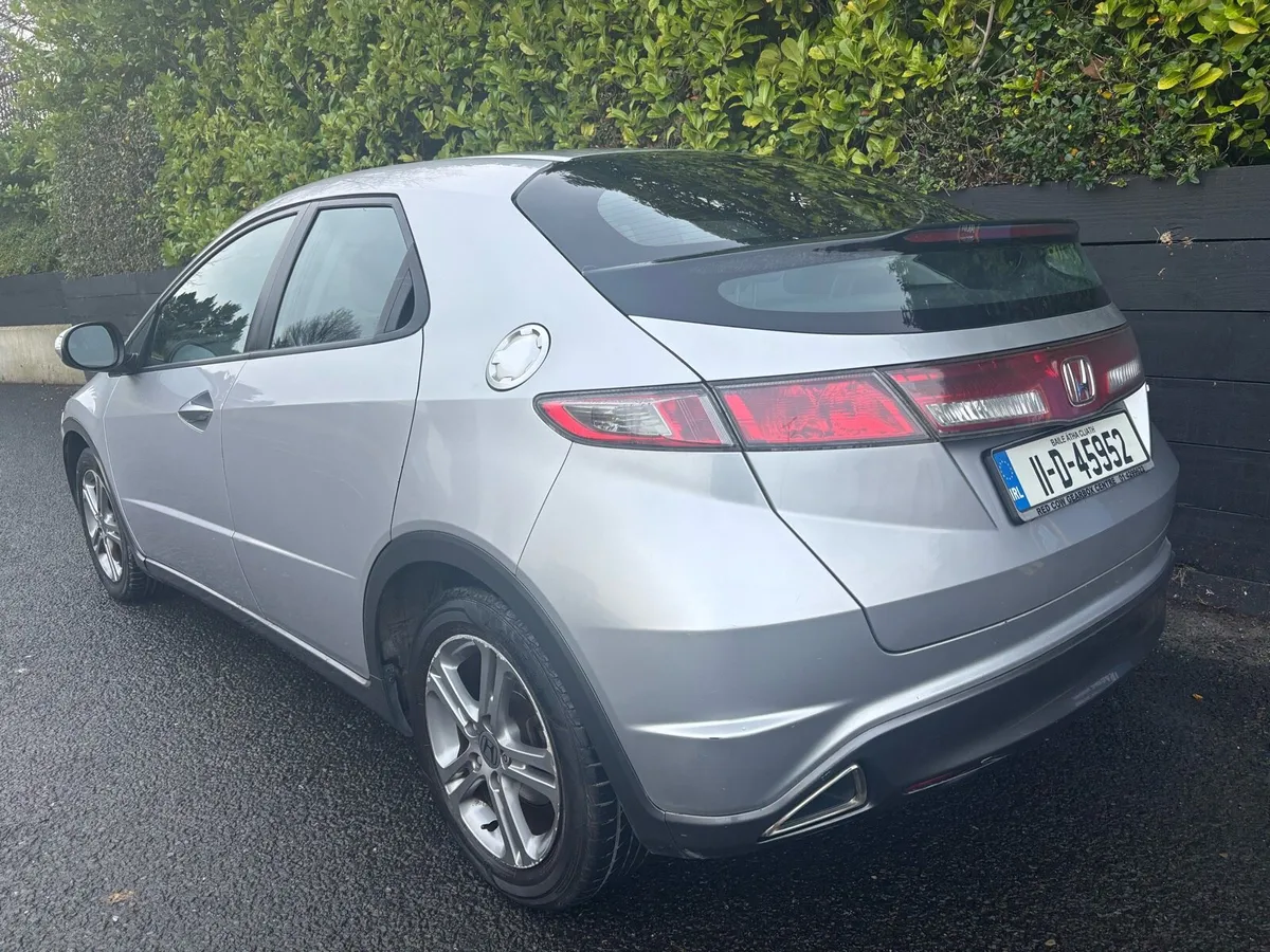 2011 HONDA CIVIC AUTOMATIC FOR SALE - Image 4