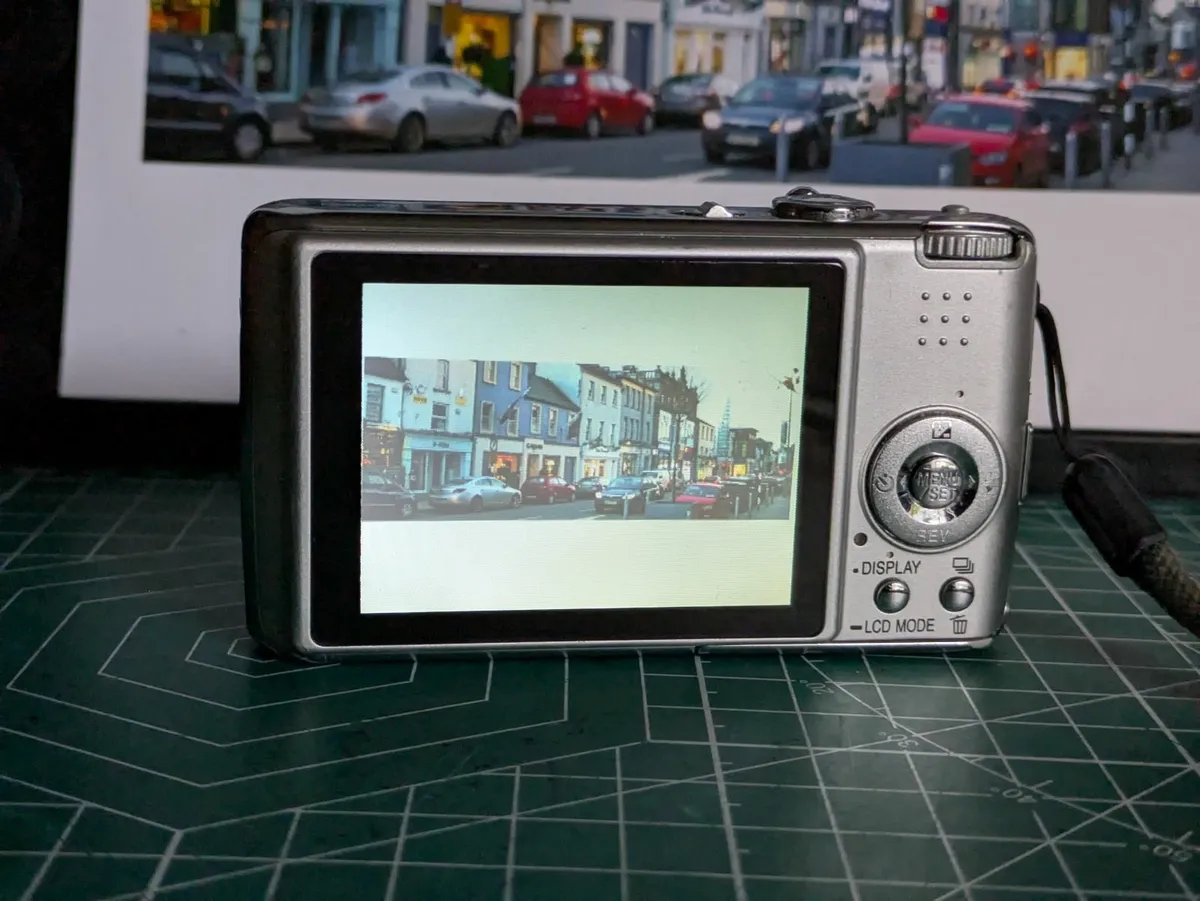 Panasonic Lumix FX01 7MP CCD🌈 Leica Vario-Elmarit - Image 3