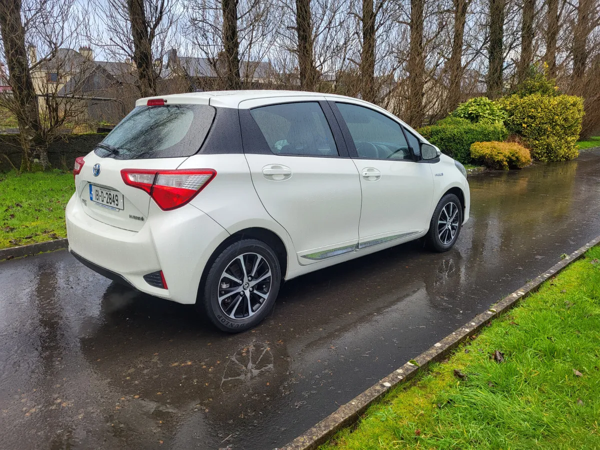 Toyota Yaris  Hybrid Automatic  2018 - Image 2