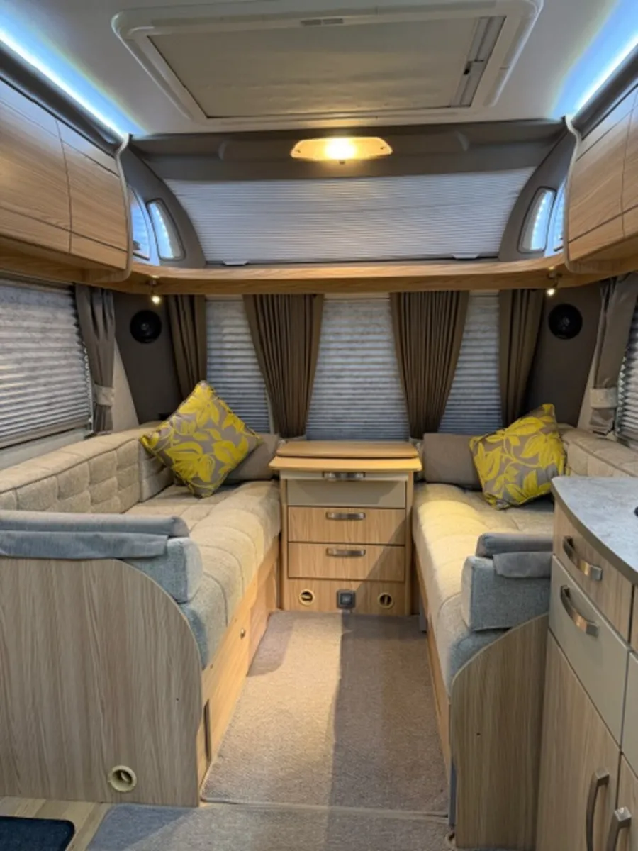 2014 Coachman Pastiche 560/4 Fixedbed End Bathroom - Image 4