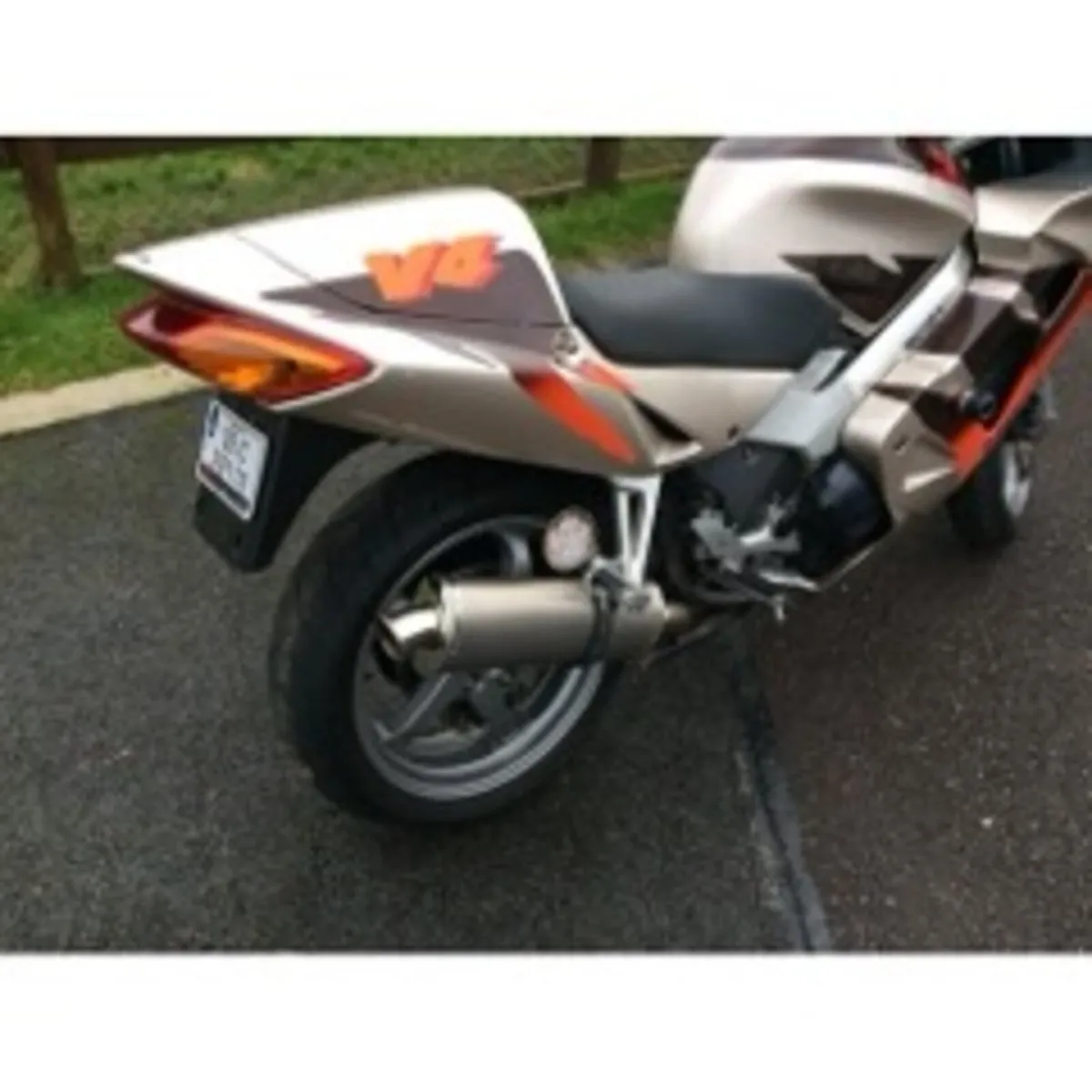 Honda motorbike - Image 2