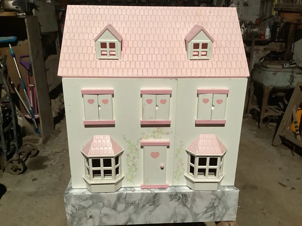 Dolls house - Image 1