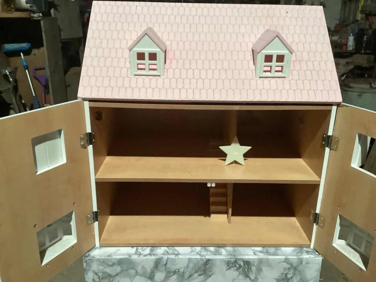 Dolls house - Image 2
