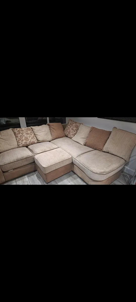 Corner sofa and footstool - Image 4