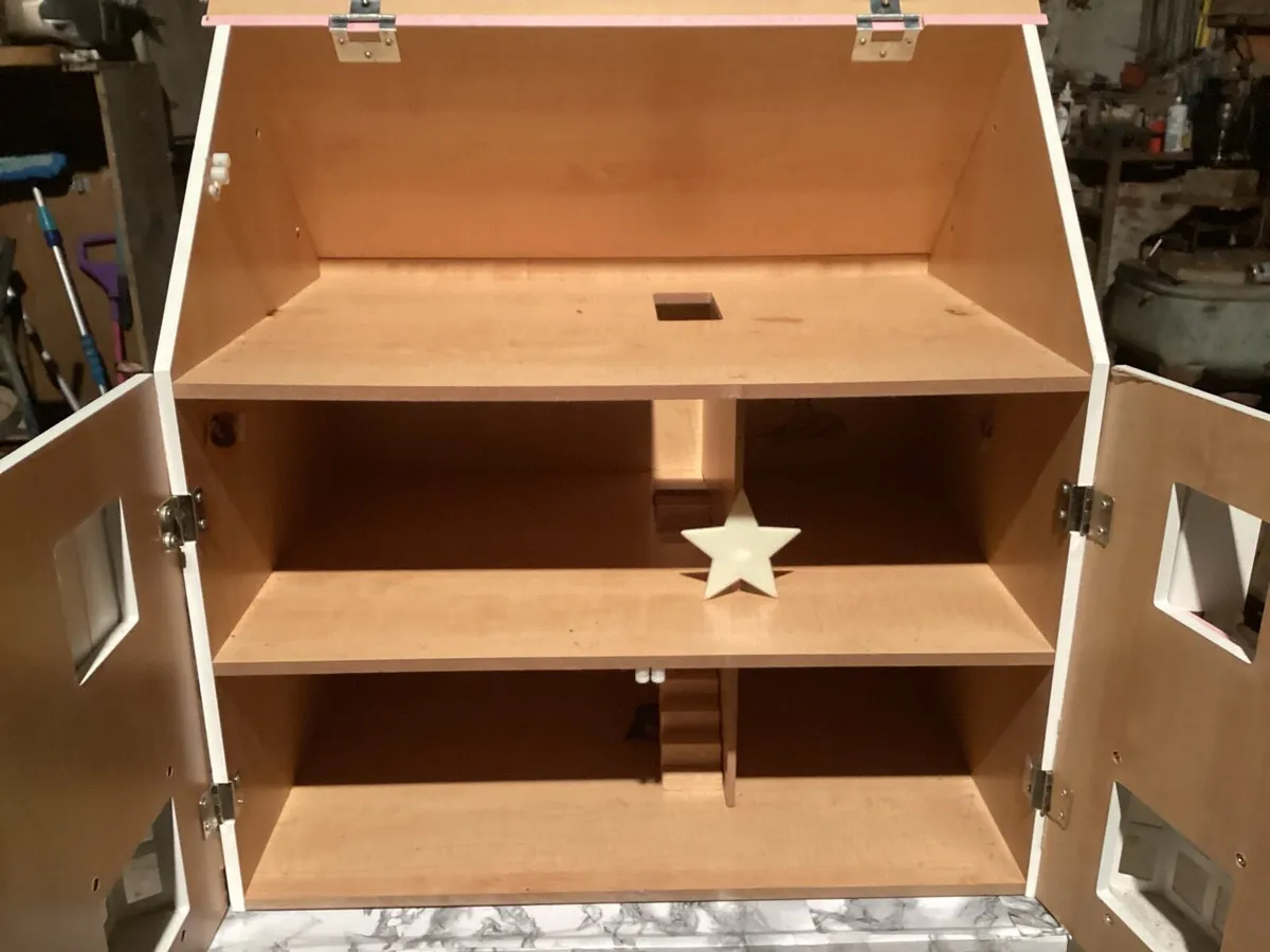 Dolls house - Image 3