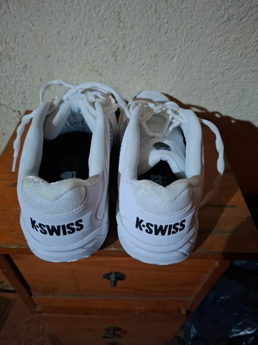 tennis shoes - Image 1