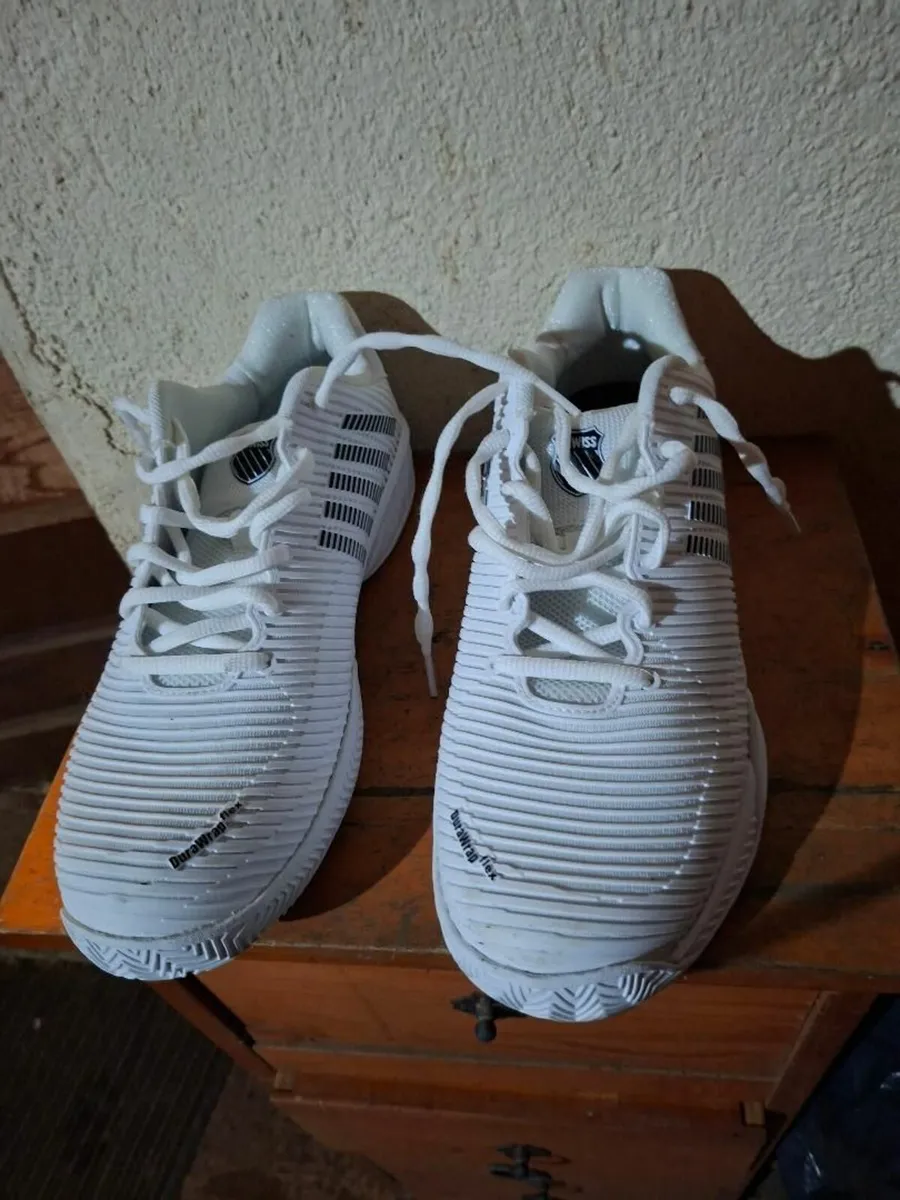 tennis shoes - Image 2