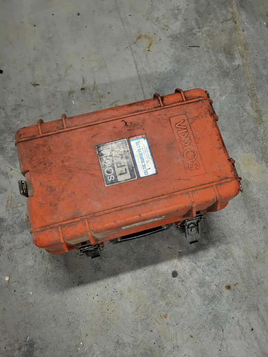 Hard shell case/box - Image 1