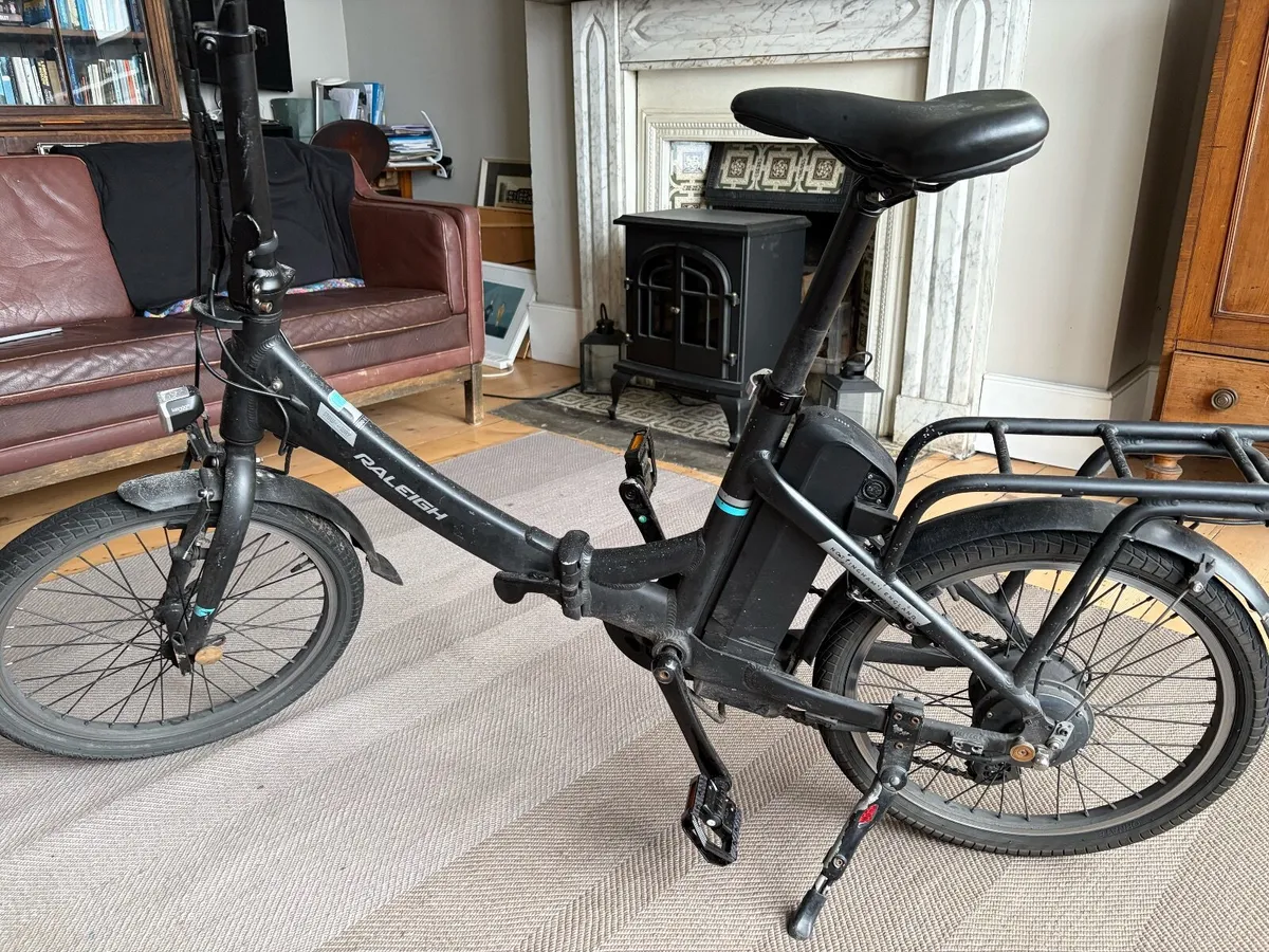 Raleigh Stow-E-Way Folding Electric Bike - Image 4