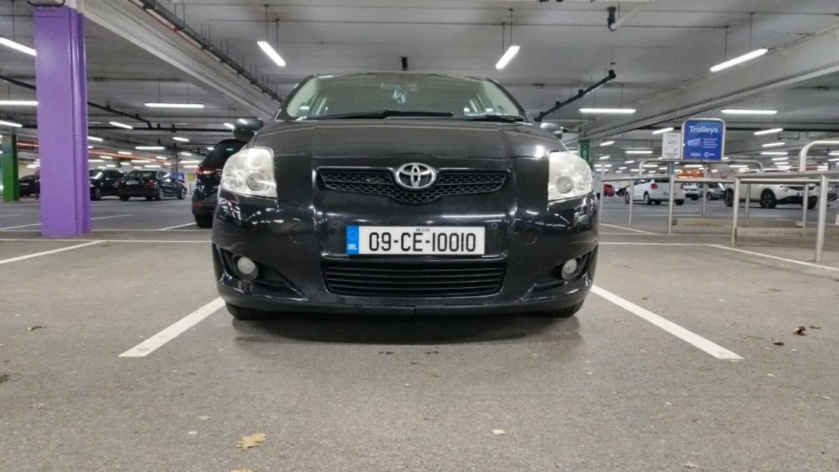 Toyota Auris 2.0 - Image 2