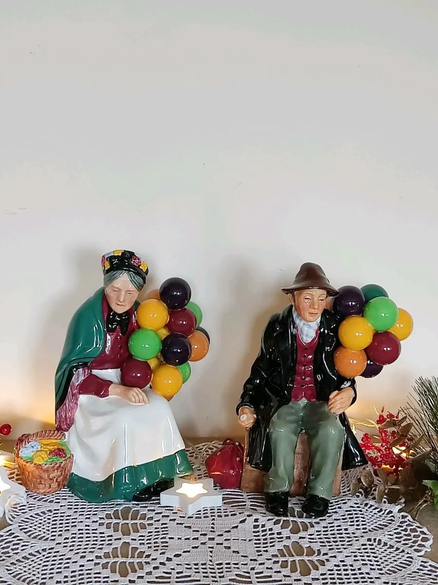 Vintage Royal Doulton balloon seller couple. - Image 1