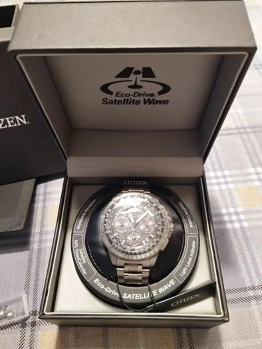 Citizen Satellite Wave CC9020-54E - Super Titanium - Image 4