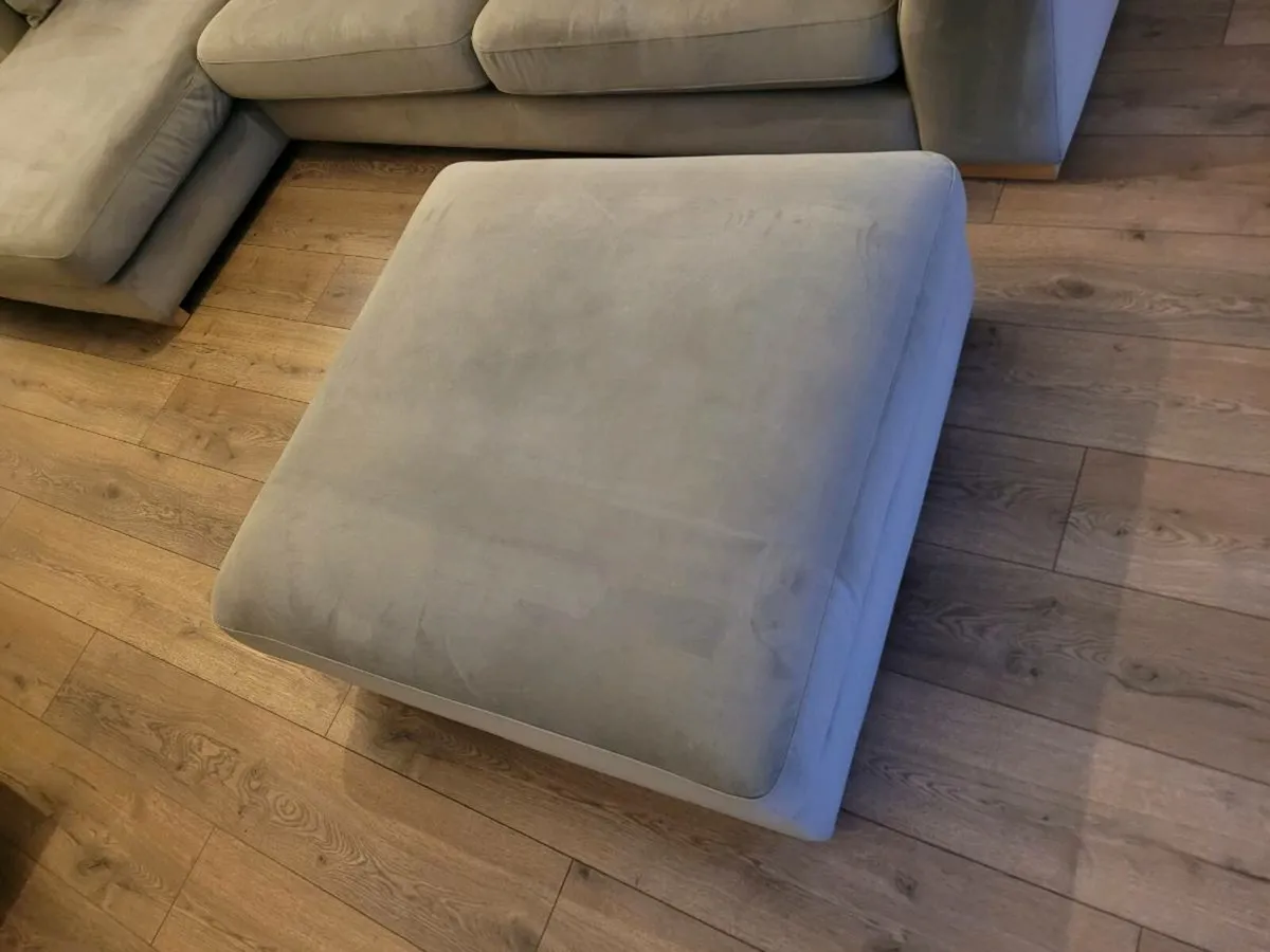 Large L-shaped couch - Image 2