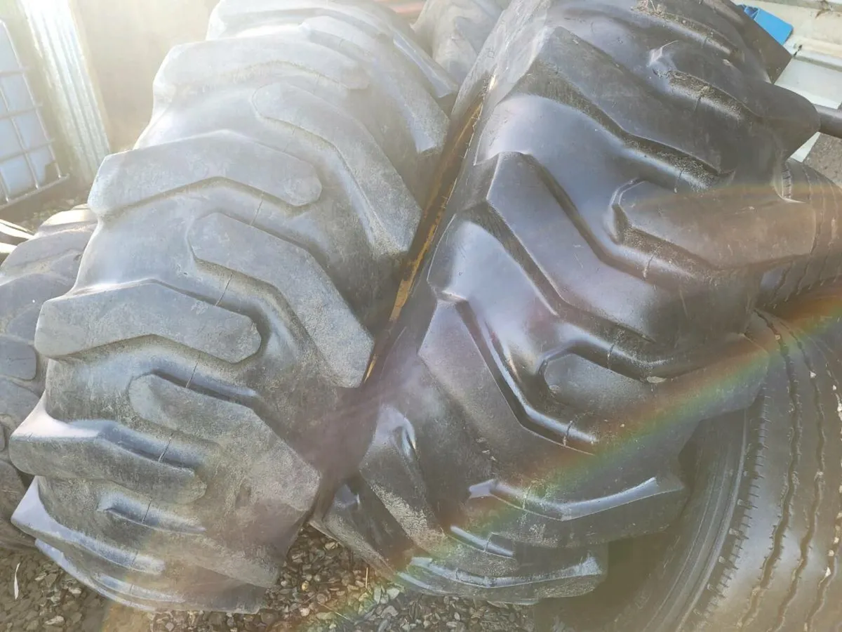 Jcb wheels and tyres - Image 2