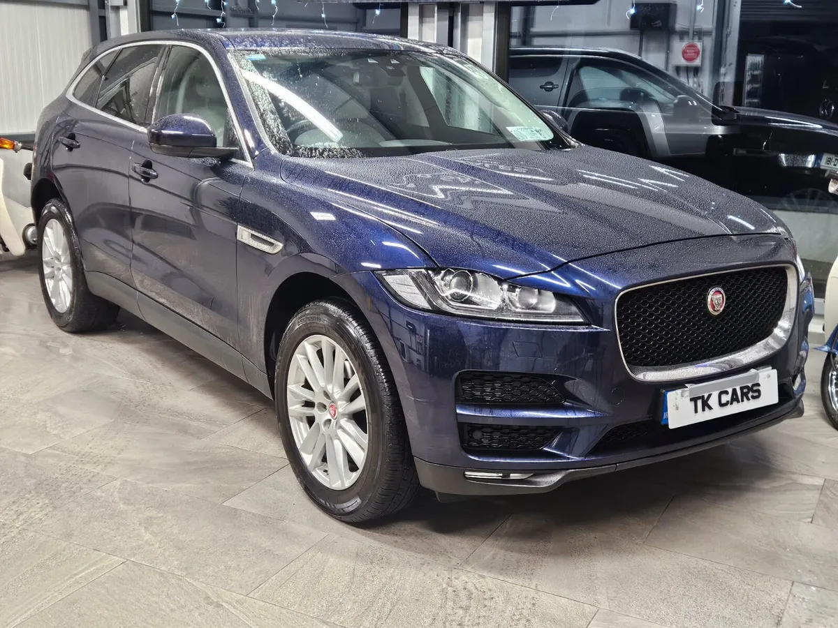 17 JAGUAR F-PACE 2.0 D RWD PRESTIGE - Image 1