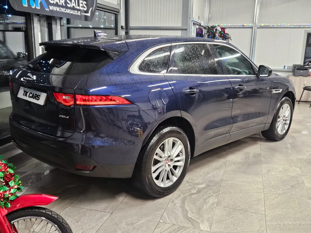 17 JAGUAR F-PACE 2.0 D RWD PRESTIGE - Image 3